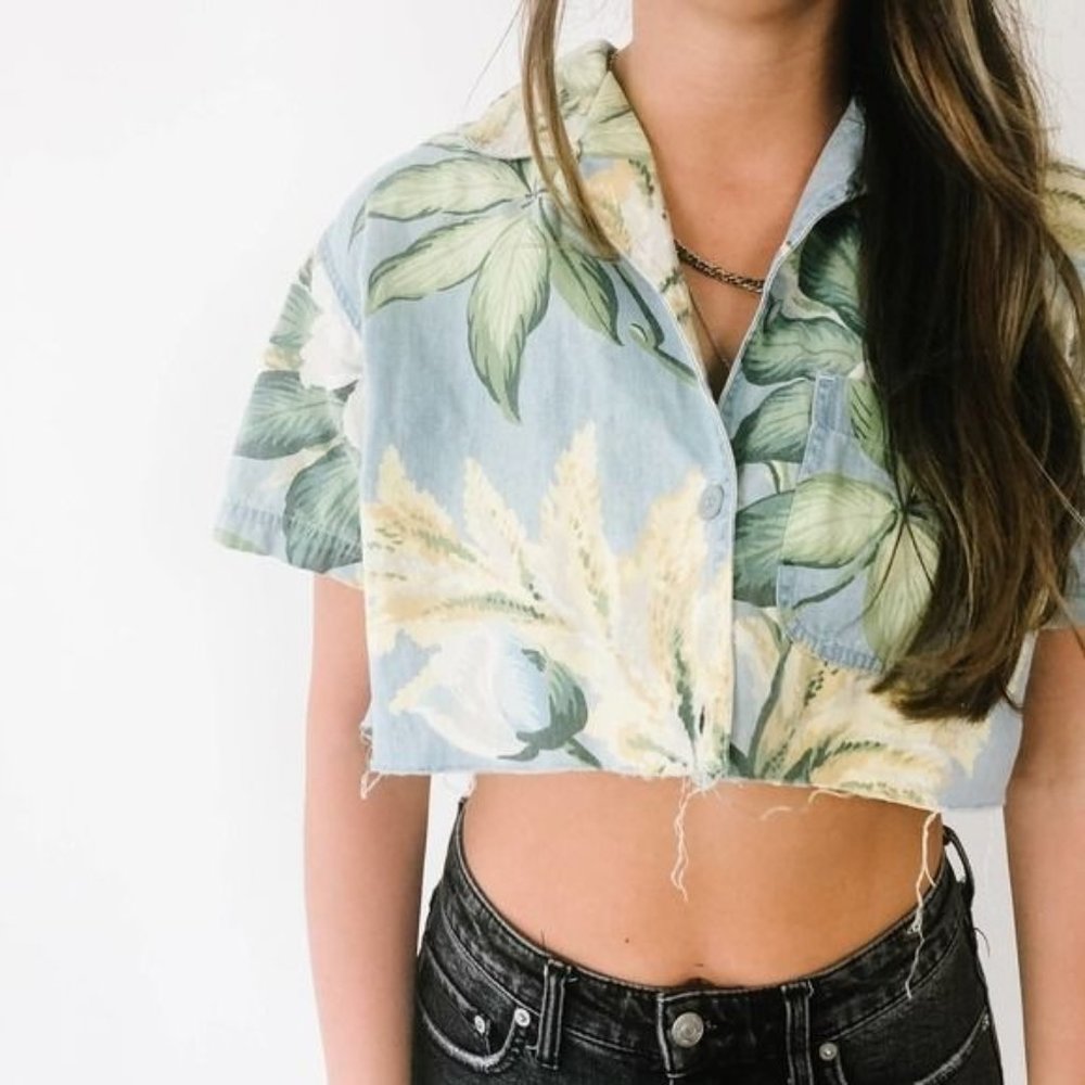 Vintage Cropped Hawaiian Button Up Top